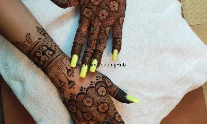 Parvesh mehandi artist